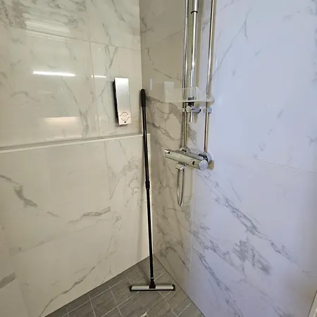 아파트 Citystation 59m2 Floor Sauna Apartment, Wifi 라티