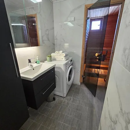 Citystation 59m2 Floor Sauna Apartment, Wifi * 라티